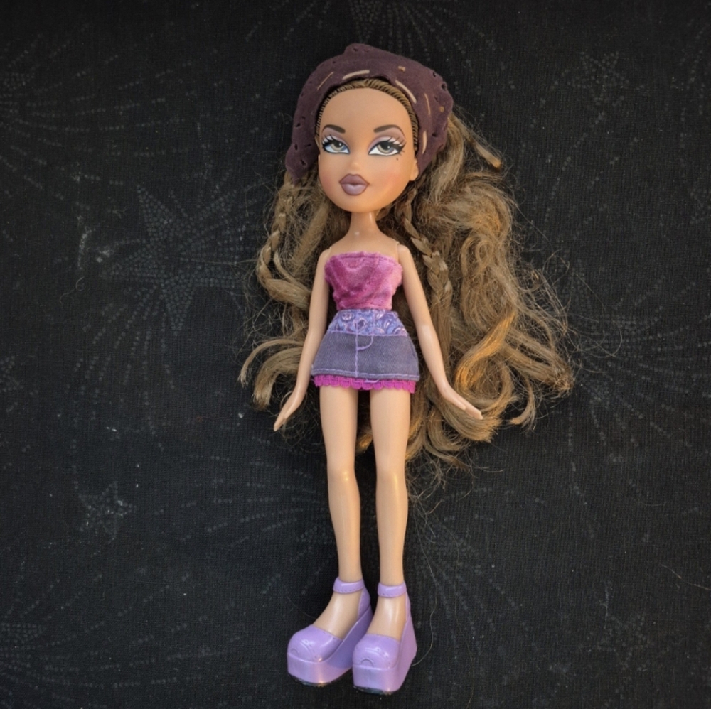 Yasmin Bratz Doll 2001 With Bandana